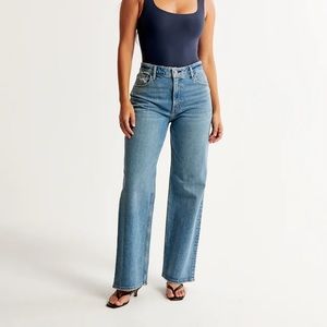 Curve Love High Rise 90s Relaxed Jean - Medium Wash